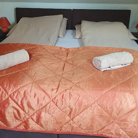 Ruttkai Vendeghaz Apartament