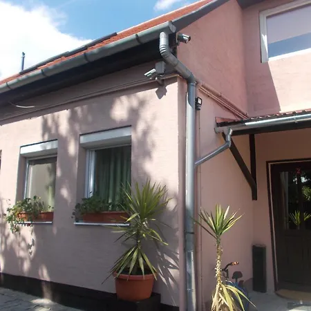 Apartament Ruttkai Vendeghaz