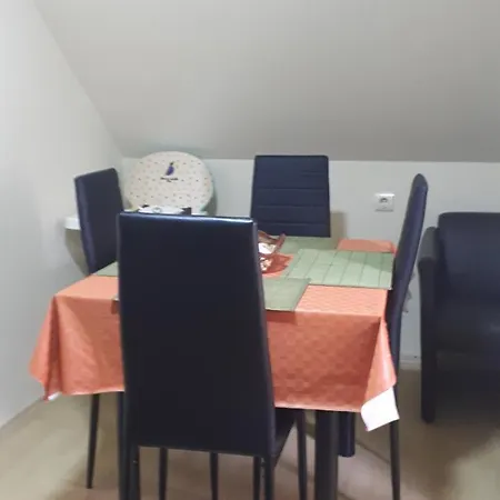 Apartament Ruttkai Vendeghaz *
