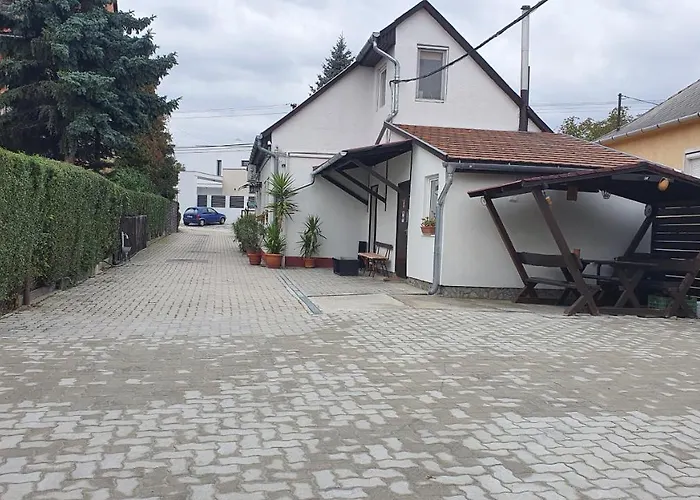 Ruttkai Vendeghaz Lägenhet Székesfehérvár