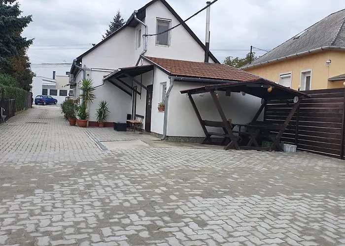 Ruttkai Vendeghaz Lägenhet