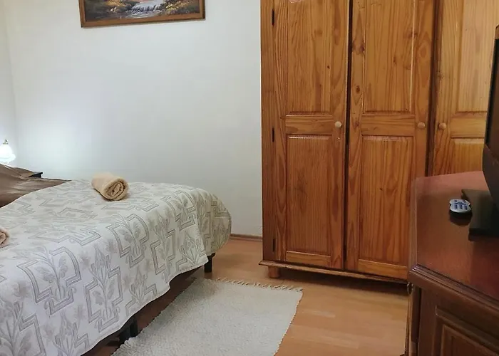 Ruttkai Vendeghaz Apartament *