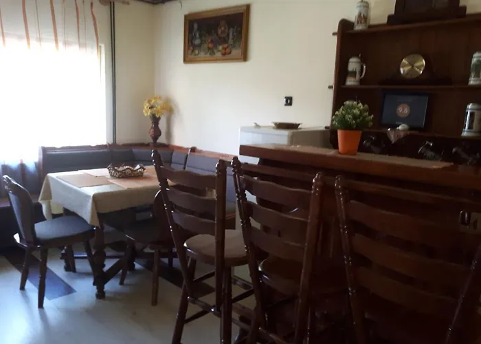 Ruttkai Vendeghaz Apartament *